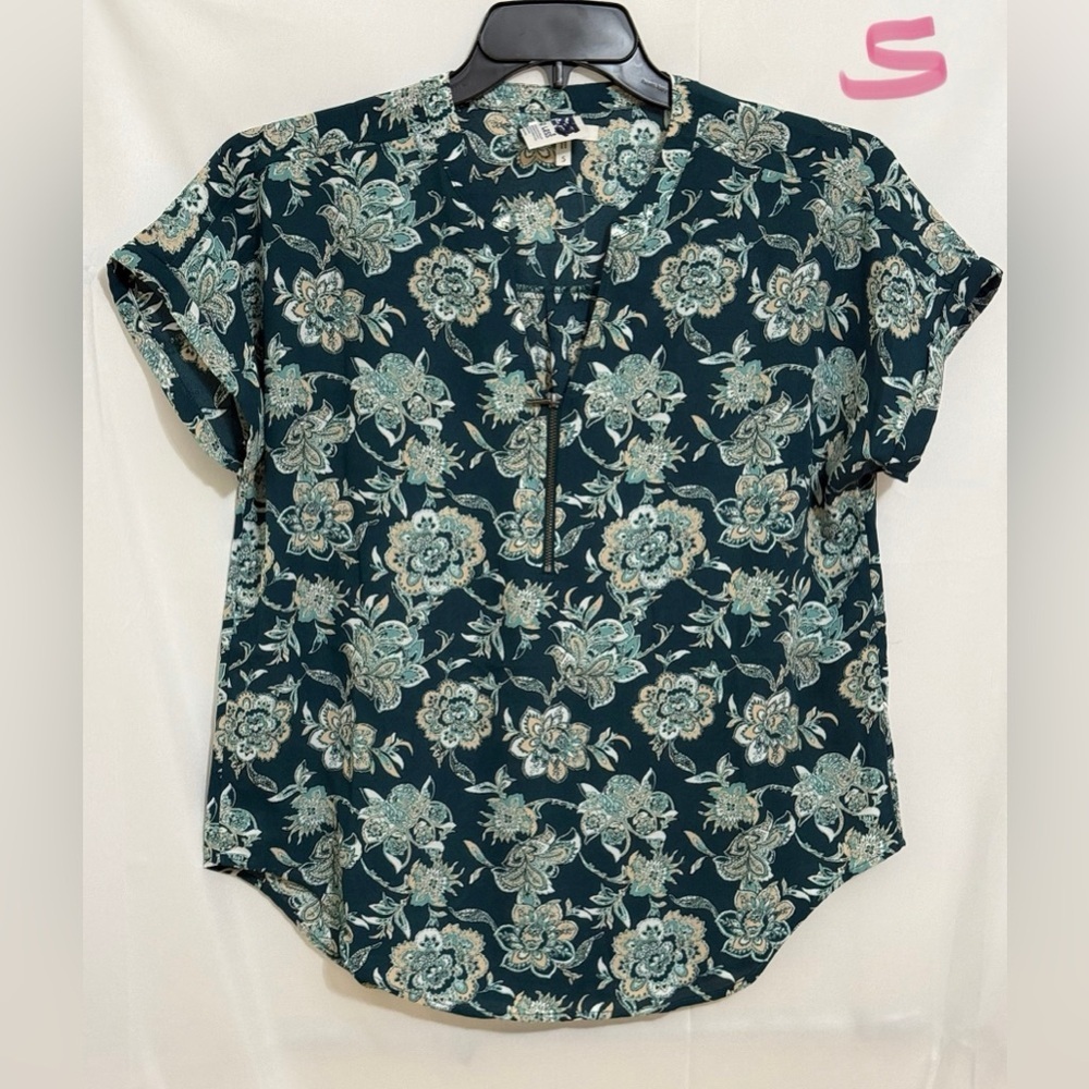 Maurices Green Buttoned Mandarin Collar Blouse